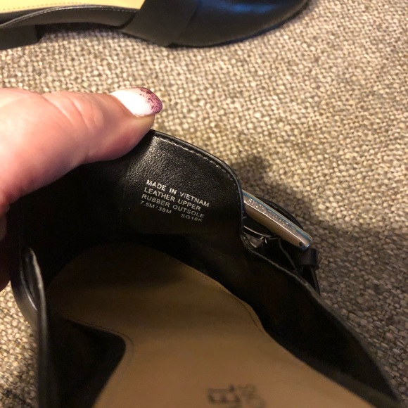 Michael Kors black leather mules 7.5 flats - Picture 7 of 9